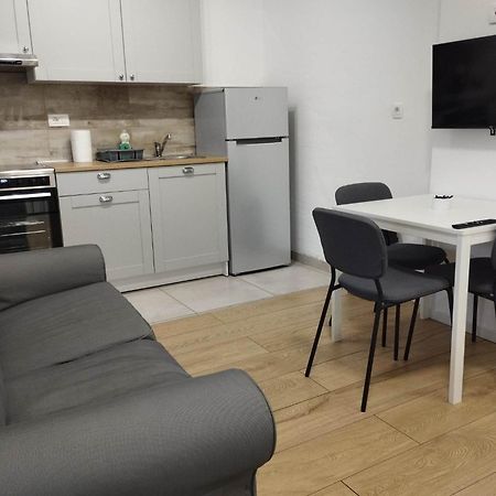 Lovely Flat, City Center With Free Parking Вараждин Екстер'єр фото